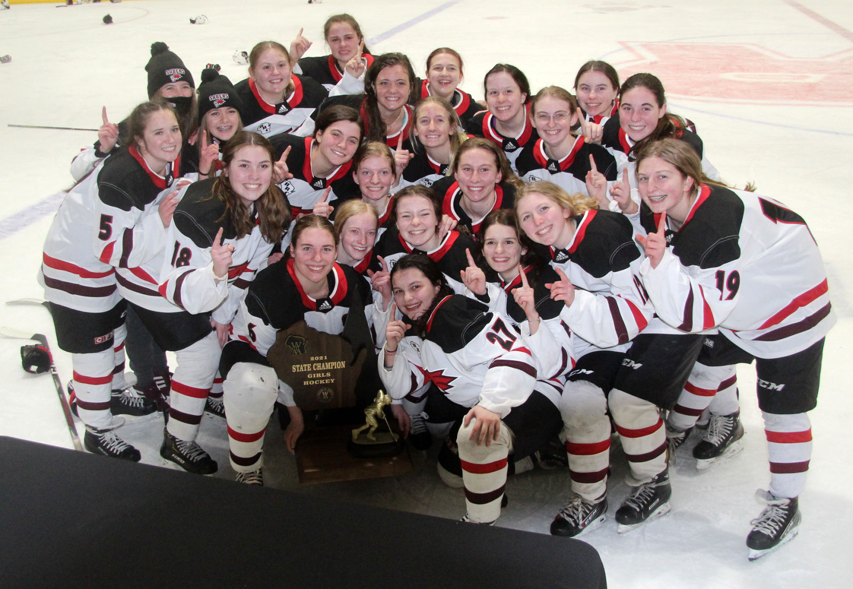 Girls Hockey State Championship: Chippewa Falls/Menomonie vs University School of Milwaukee in Wisconsin Rapids 2-20-21